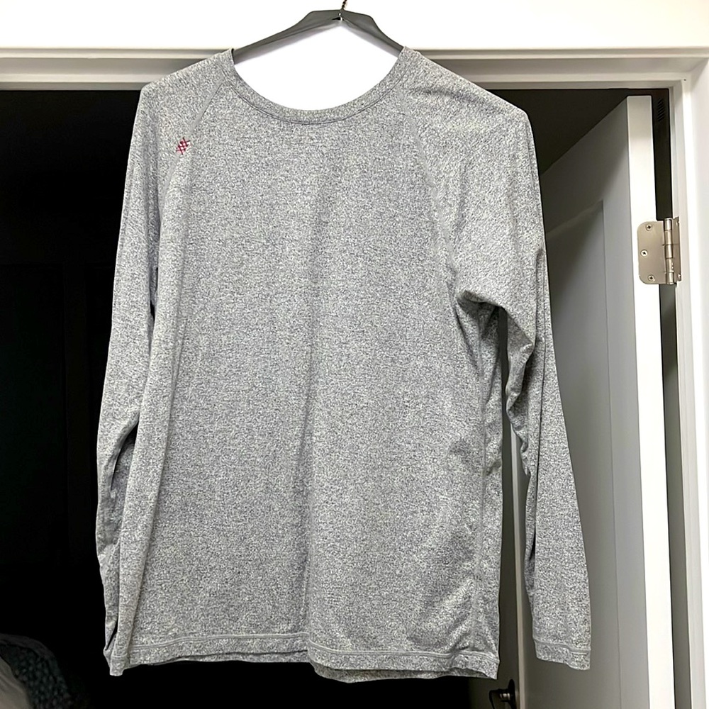 Rhone Reign Long Sleeve. Grey.  Large